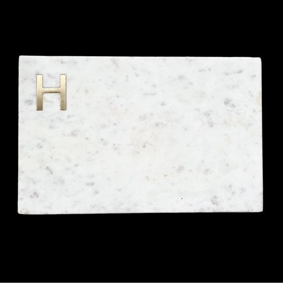 NWT Williams Sonoma Marble & Brass Monogram “H”Board - Picture 1 of 10